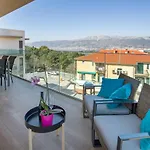 Luxury apartment Marjan - Black